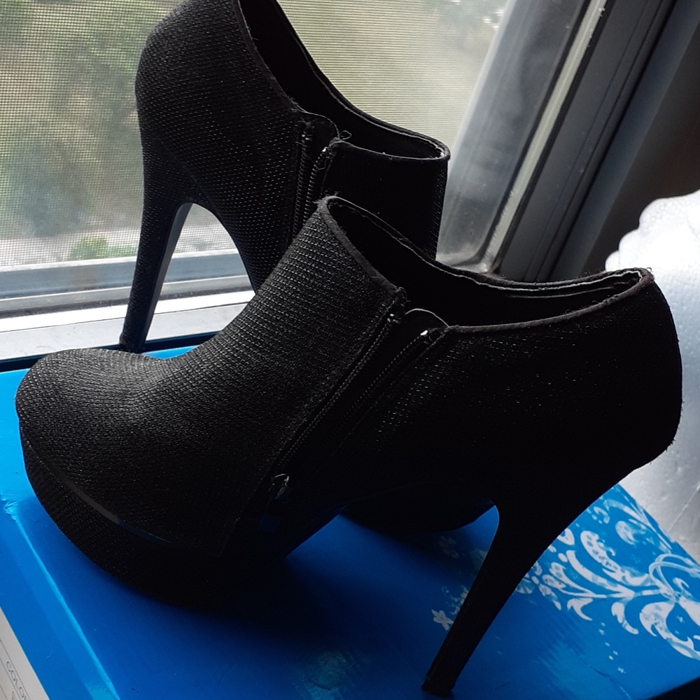 Stilettos - Picture 4 of 6